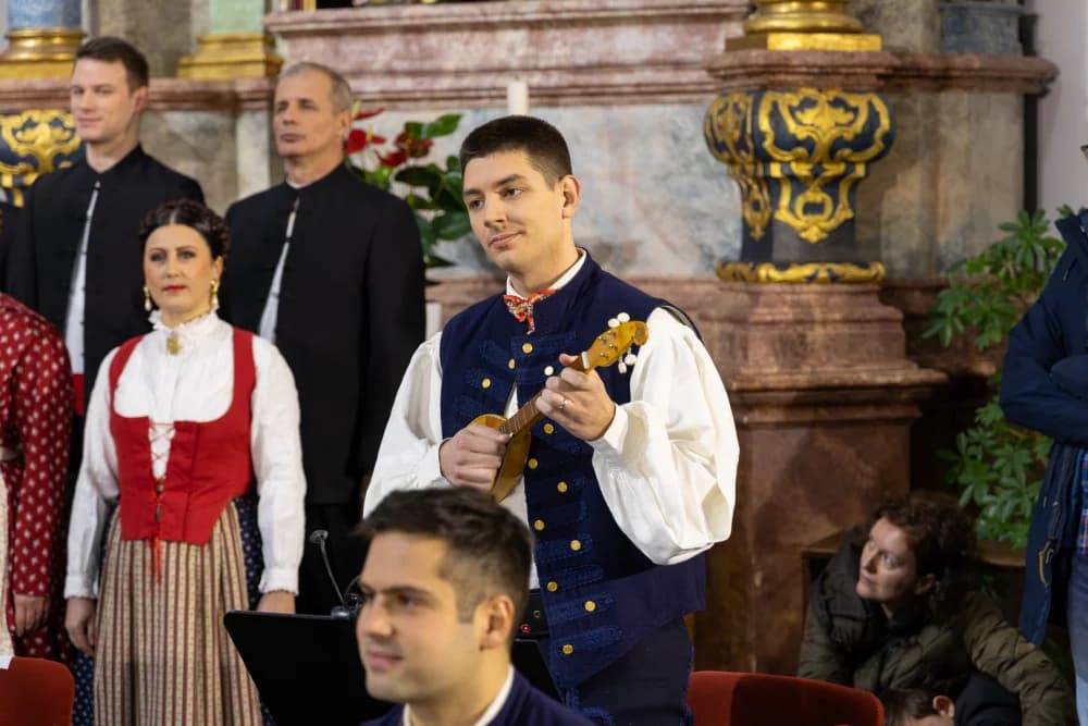 Treća adventska nedjelja u duhu tradicijske glazbe uz Ansambl LADO