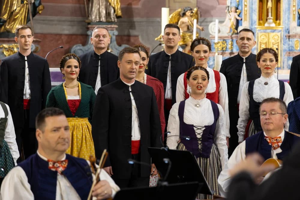 Treća adventska nedjelja u duhu tradicijske glazbe uz Ansambl LADO