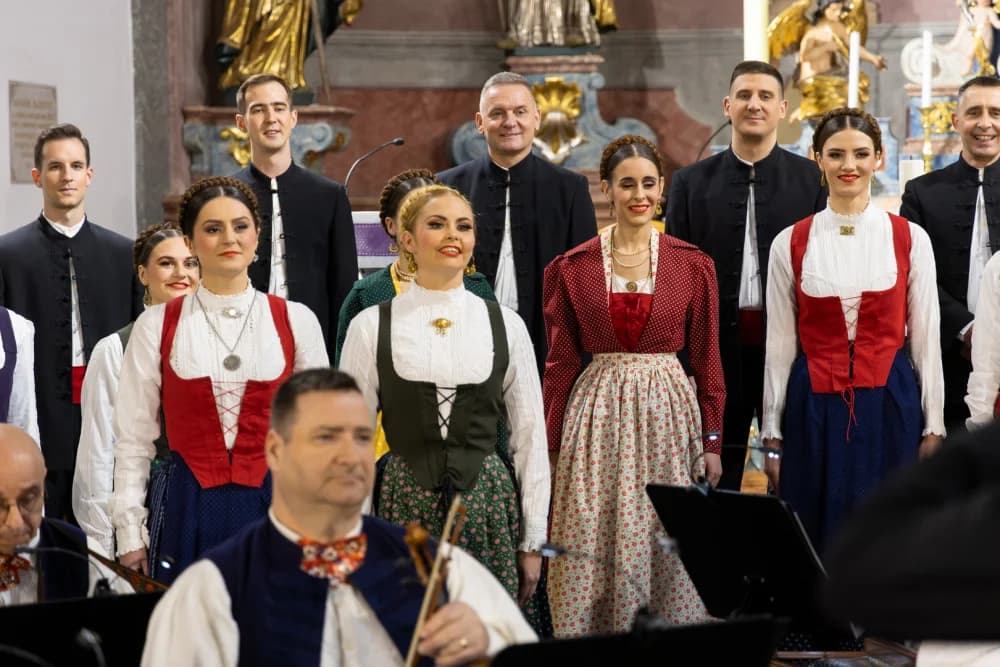 Treća adventska nedjelja u duhu tradicijske glazbe uz Ansambl LADO