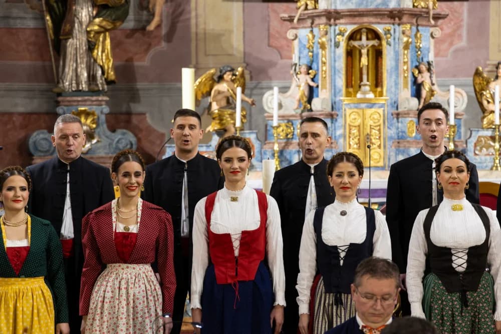 Treća adventska nedjelja u duhu tradicijske glazbe uz Ansambl LADO
