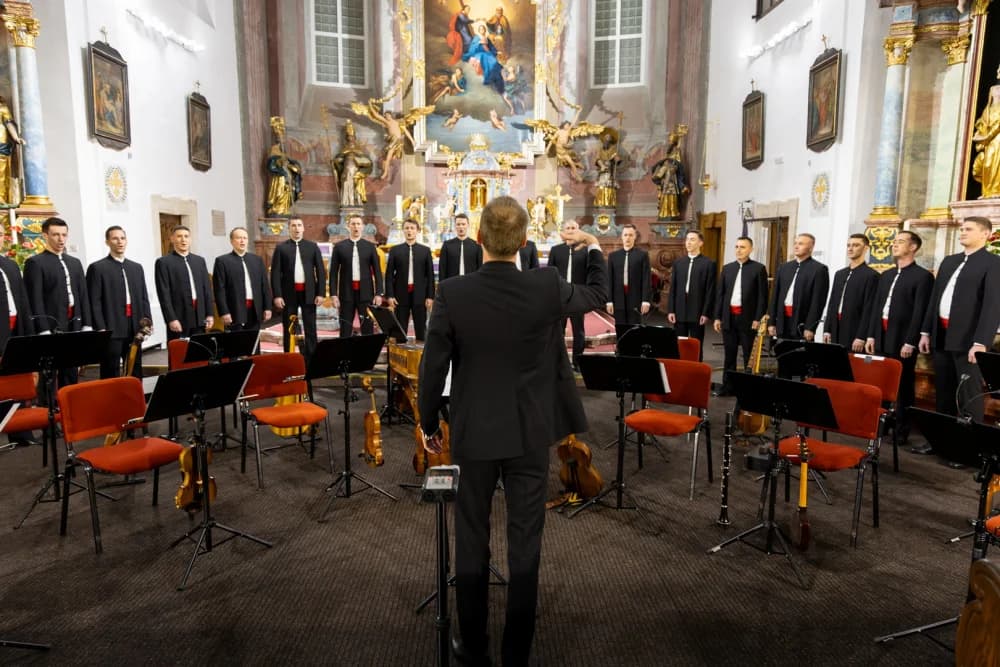 Treća adventska nedjelja u duhu tradicijske glazbe uz Ansambl LADO