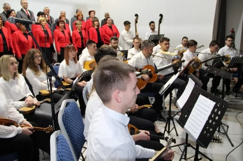 “TOMISLAVCI” U SUSRET BOŽIĆU – Tradicionalni koncert HPD Tomislav Cernik