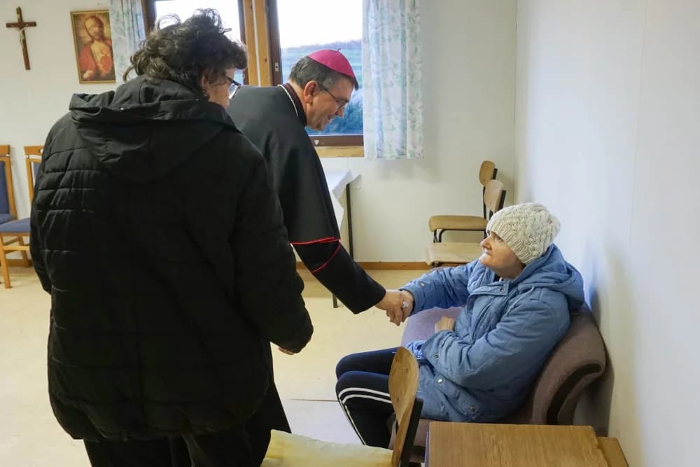 Biskup Ivo pohodio prognaničko naselje Kovačevac