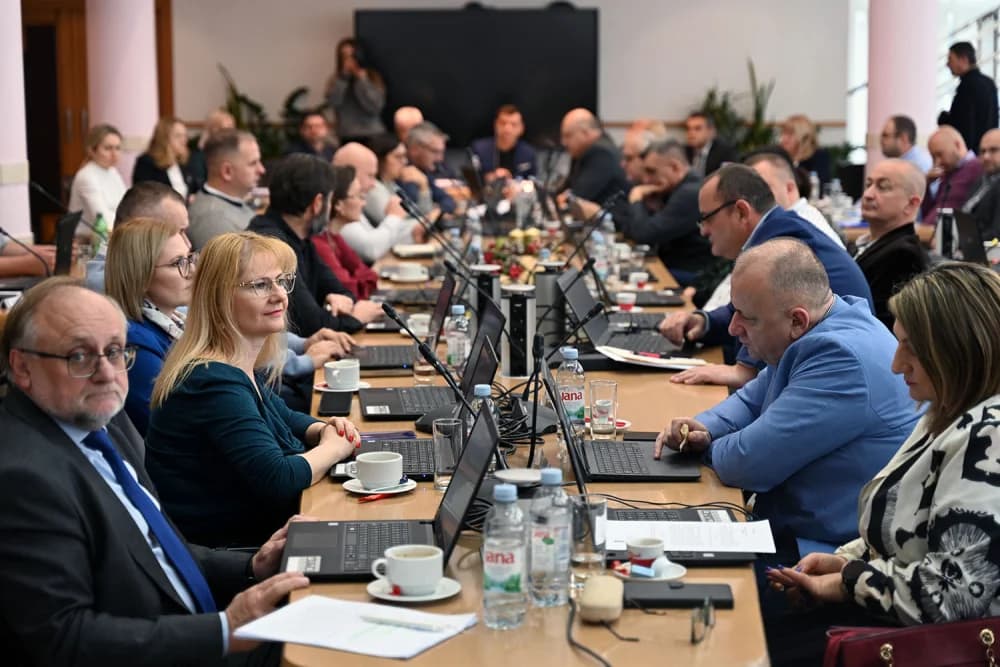 USVOJEN PRORAČUN BRODSKO-POSAVSKE ŽUPANIJE ZA 2025. GODINU ʼTEŽAKʼ 119.291.166,59 EUR-a