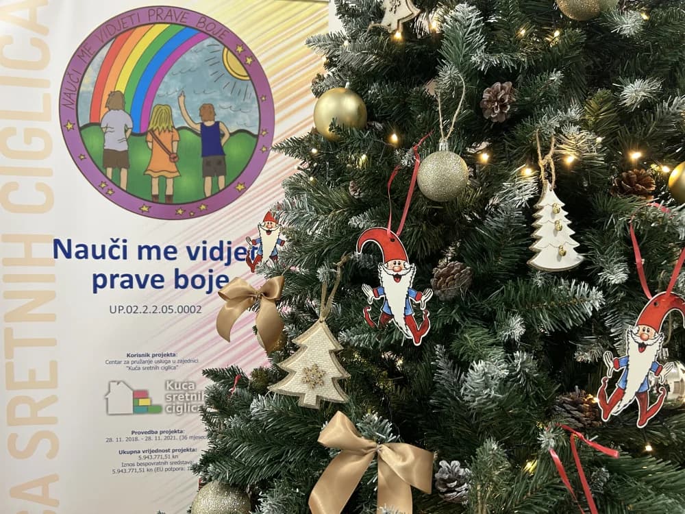 Veselje u Kući sretnih ciglica: Grad Slavonski Brod dostavio božićne poklone