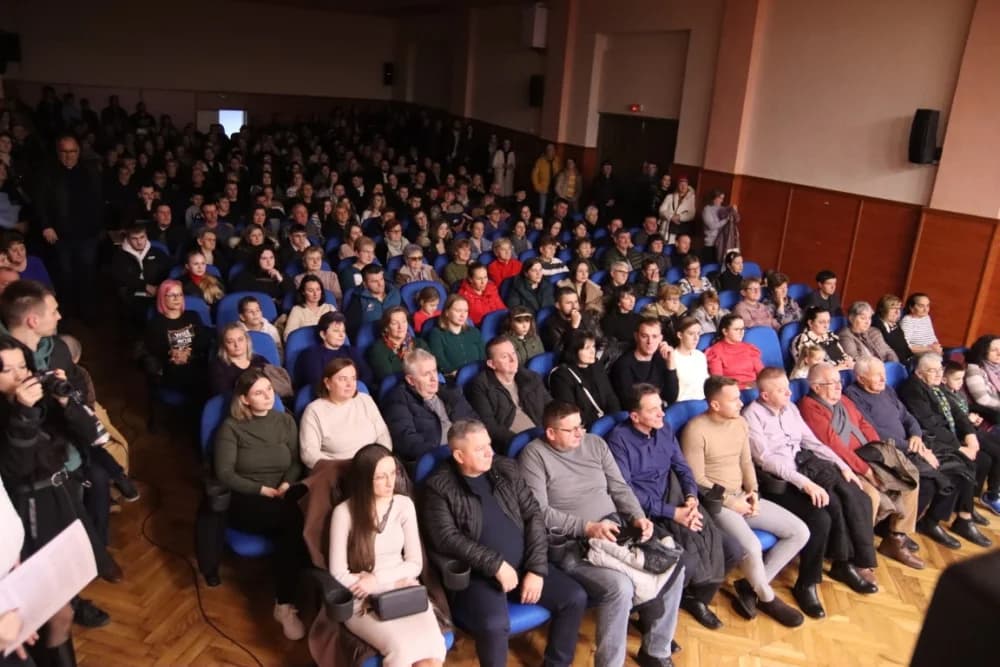 Zapažen nastup Tamburaškog sastava Policijske uprave brodsko-posavske u Kutjevu na u čarobnom Božićnom koncertu