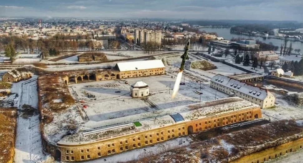 Priče s brodskih portala: Grad najavljuje spektakularni vatromet, Balistička raketa kao vrhunac dočeka!
