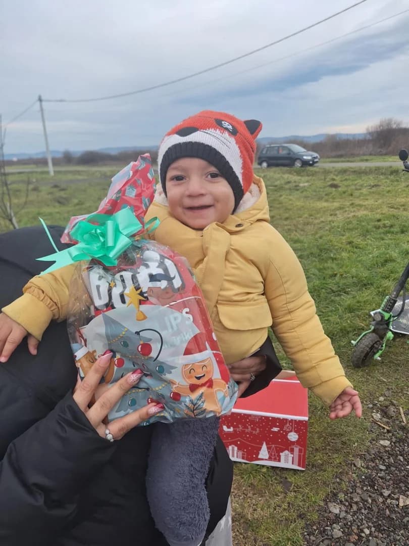 Veselje u Naselju Josip Rimac, podijeljeni novogodišnji poklon paketi
