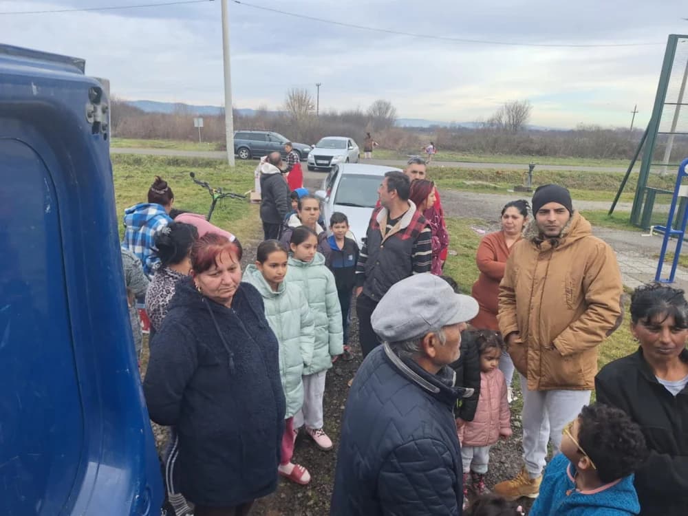 Veselje u Naselju Josip Rimac, podijeljeni novogodišnji poklon paketi