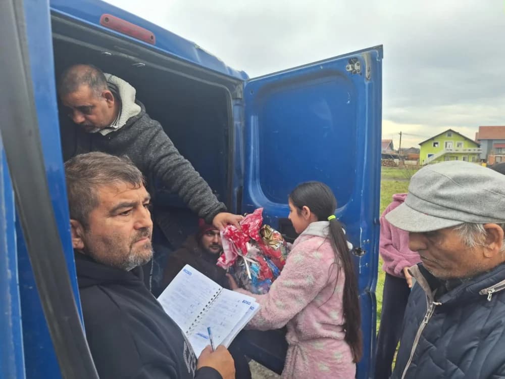 Veselje u Naselju Josip Rimac, podijeljeni novogodišnji poklon paketi