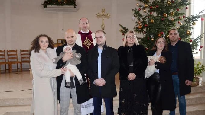 Krštenja u Župi Svete Obitelji u Slavonskom Brodu