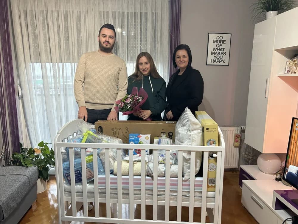 Prva dostava u 2025. godini - opremu za bebe primilo pet brodskih obitelji