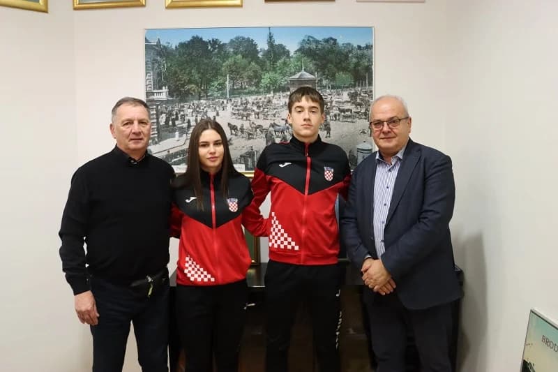 Mladi karataši Ana Lujić i Nikola Birač na prijemu kod gradonačelnika Duspare
