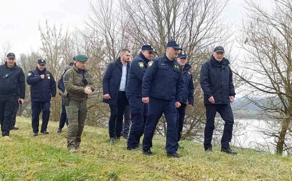 Ministar Božinović obišao državnu granicu PU brodsko-posavske: Ova i ovakva policija je, siguran sam, jedna od najučinkovitijih u cijeloj Europskoj uniji