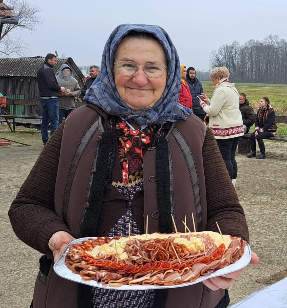 126 konjanika - pokladnih jahača započelo sezonu pokladnih jahanja