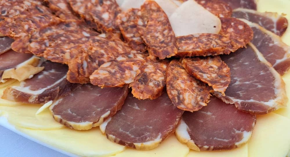 126 konjanika - pokladnih jahača započelo sezonu pokladnih jahanja