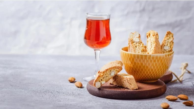 Znate li koja alkoholna pića najviše debljaju? Prvo na listi ima čak 620 kalorija, a na vrhu je i jedna vrsta vina