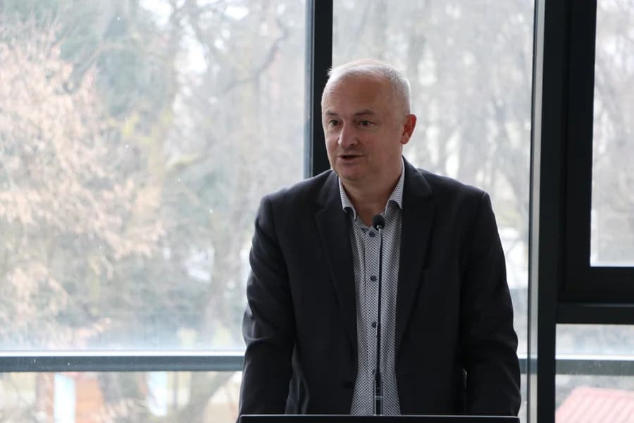 GRAD NOVA GRADIŠKA – potpisani ugovori o stipendiranju učenika i studenata