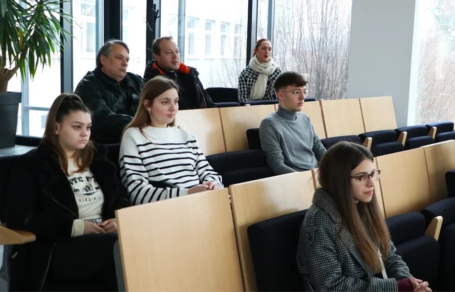GRAD NOVA GRADIŠKA – potpisani ugovori o stipendiranju učenika i studenata