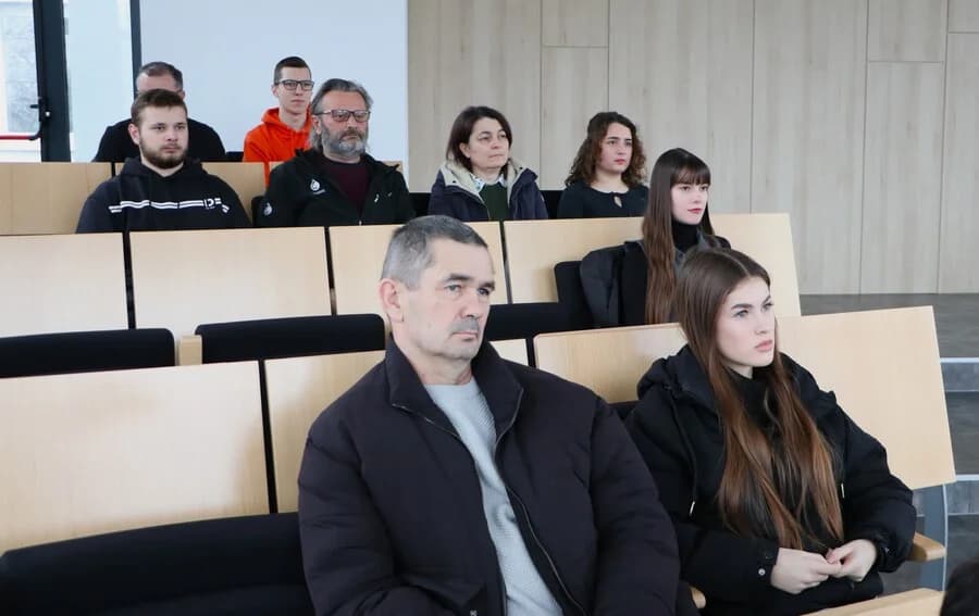 GRAD NOVA GRADIŠKA – potpisani ugovori o stipendiranju učenika i studenata