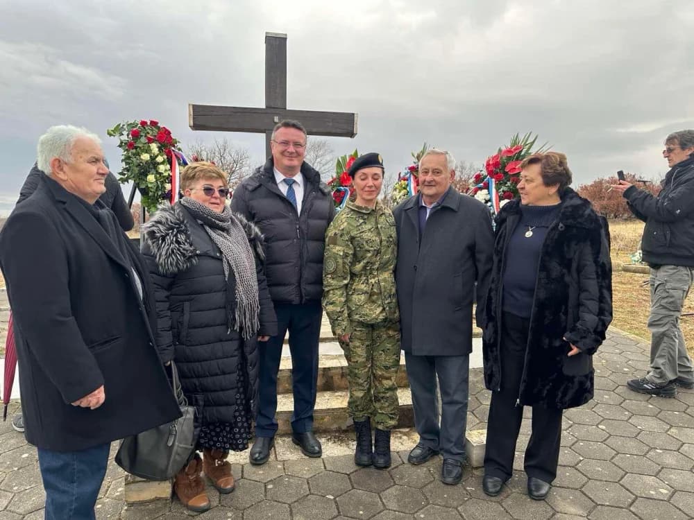 Župan Marušić nazočio obilježavanju Vojno-redarstvene operacije „Maslenica“: Kod spomenika u Kašiću odana je počast svim poginulim i smrtno stradalim braniteljima