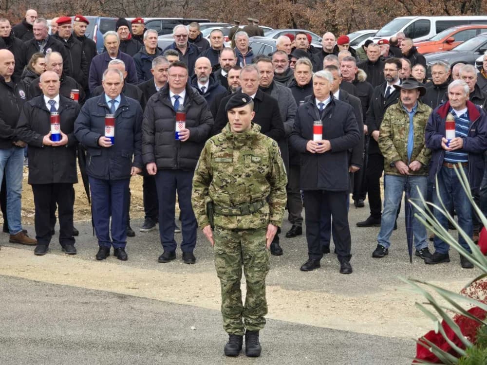 Župan Marušić nazočio obilježavanju Vojno-redarstvene operacije „Maslenica“: Kod spomenika u Kašiću odana je počast svim poginulim i smrtno stradalim braniteljima