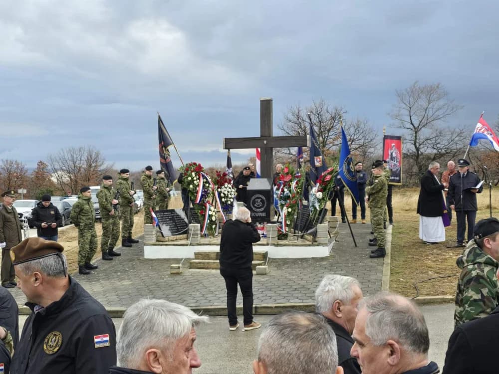 Župan Marušić nazočio obilježavanju Vojno-redarstvene operacije „Maslenica“: Kod spomenika u Kašiću odana je počast svim poginulim i smrtno stradalim braniteljima