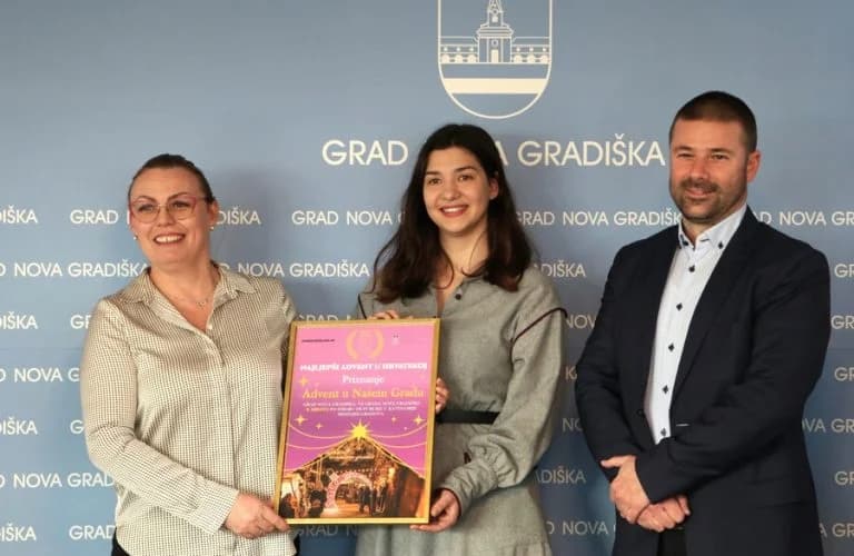 Novogradiškoj Turističkoj zajednici uručena Povelja za osvojeno drugo mjesto u natjecanju za najljepši advent srednjih gradova