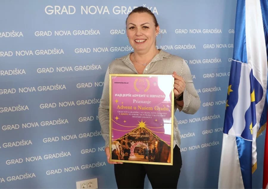 Novogradiškoj Turističkoj zajednici uručena Povelja za osvojeno drugo mjesto u natjecanju za najljepši advent srednjih gradova