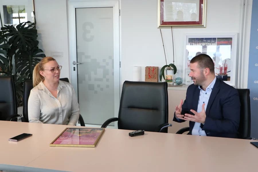 Novogradiškoj Turističkoj zajednici uručena Povelja za osvojeno drugo mjesto u natjecanju za najljepši advent srednjih gradova