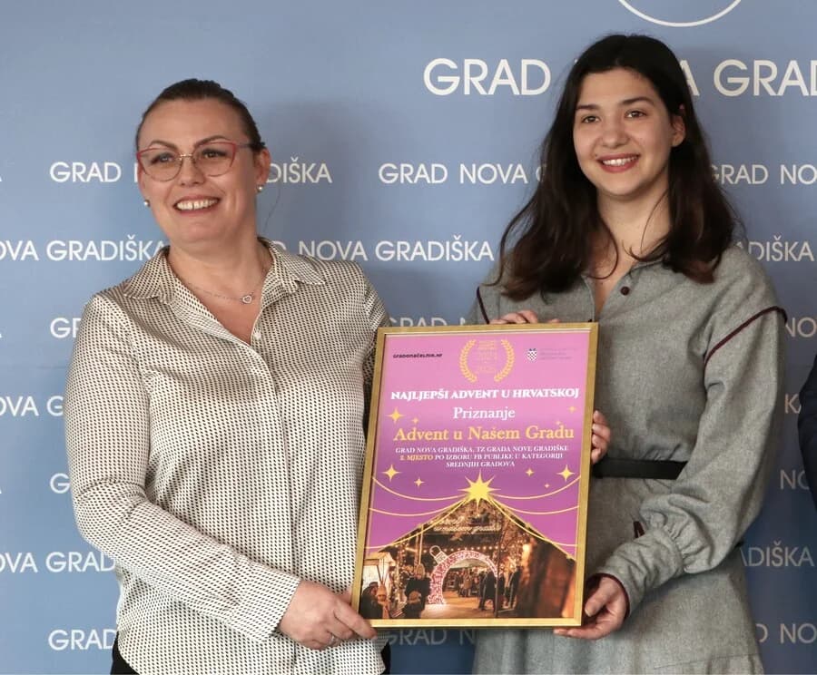 Novogradiškoj Turističkoj zajednici uručena Povelja za osvojeno drugo mjesto u natjecanju za najljepši advent srednjih gradova