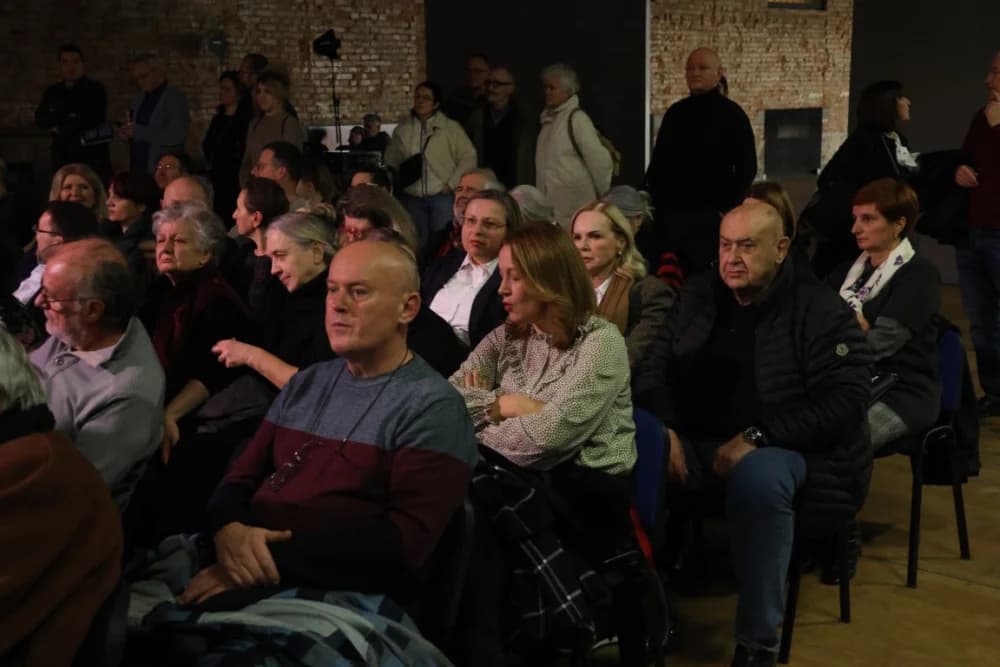 Drago Hedl u Zagrebu predstavio svoju novu knjgu ʼMatijaʼ: U prvim redovima na predstavljanju Vladimir Šeks i brojna druga poznata lica