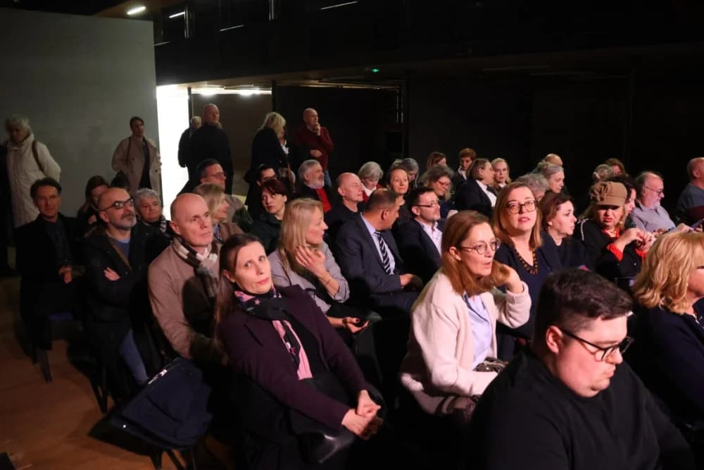 Drago Hedl u Zagrebu predstavio svoju novu knjgu ʼMatijaʼ: U prvim redovima na predstavljanju Vladimir Šeks i brojna druga poznata lica