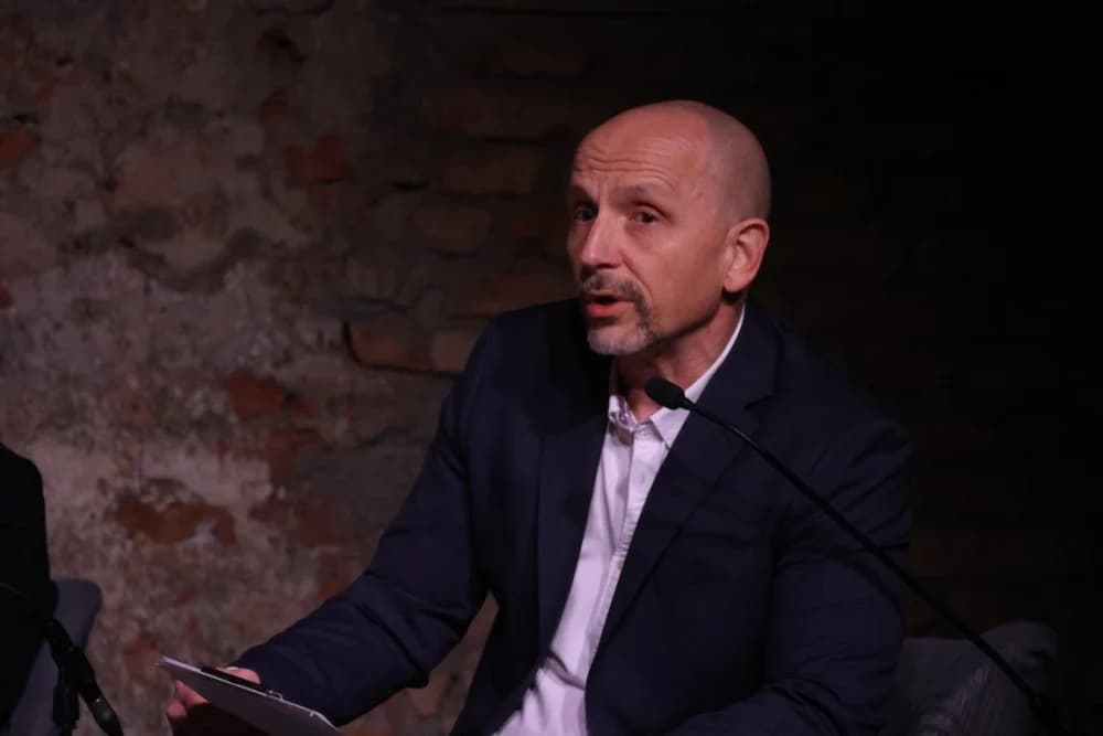 Drago Hedl u Zagrebu predstavio svoju novu knjgu ʼMatijaʼ: U prvim redovima na predstavljanju Vladimir Šeks i brojna druga poznata lica