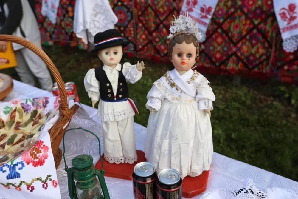 (VELIKA FOTOGALERIJA) Više od 90 jahača na 4. Pokladnom jahanju kroz sela Zbjeg i Šumeće na području općine Bebrina