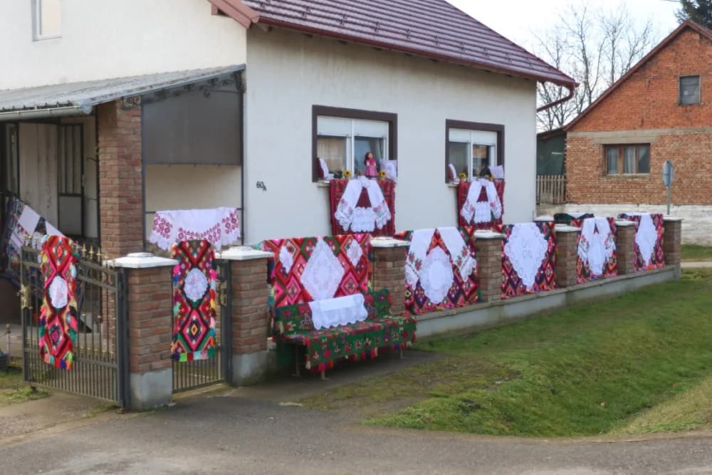 (VELIKA FOTOGALERIJA) Više od 90 jahača na 4. Pokladnom jahanju kroz sela Zbjeg i Šumeće na području općine Bebrina