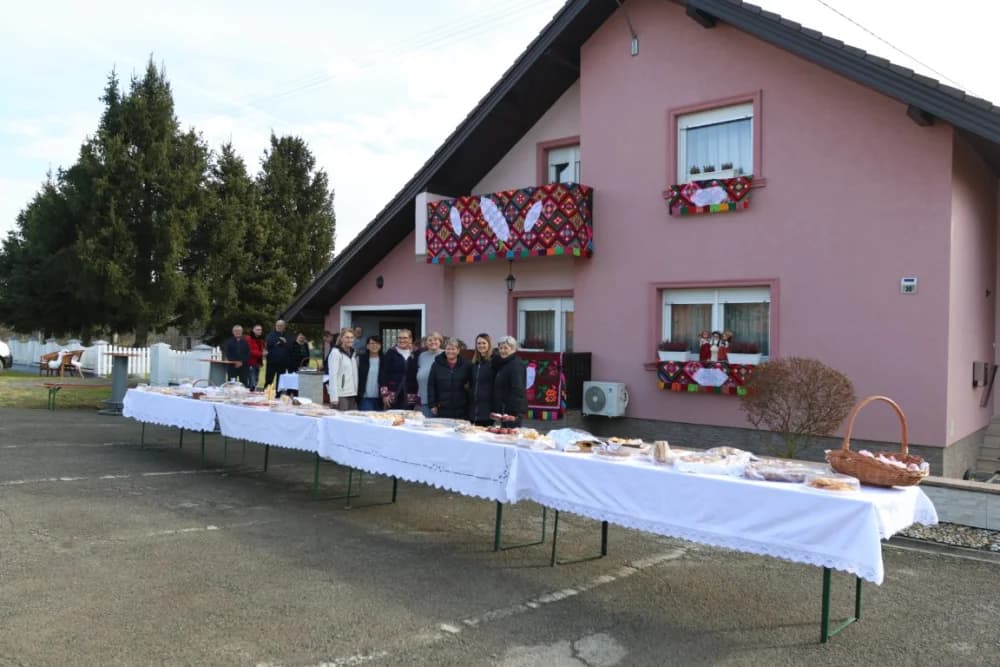 (VELIKA FOTOGALERIJA) Više od 90 jahača na 4. Pokladnom jahanju kroz sela Zbjeg i Šumeće na području općine Bebrina