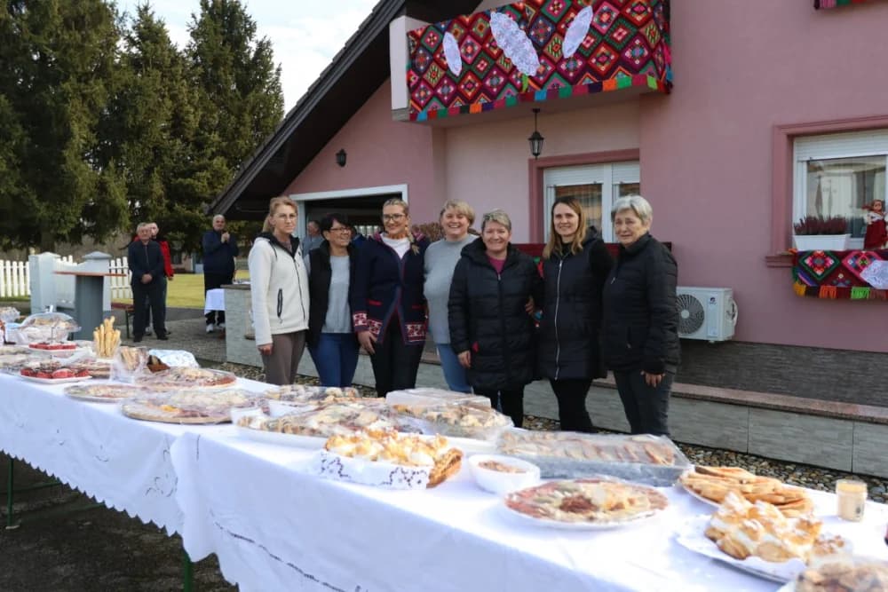(VELIKA FOTOGALERIJA) Više od 90 jahača na 4. Pokladnom jahanju kroz sela Zbjeg i Šumeće na području općine Bebrina