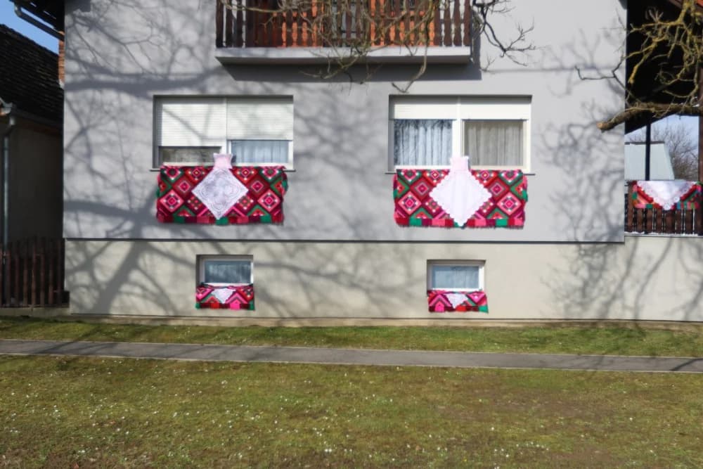 (VELIKA FOTOGALERIJA) Više od 90 jahača na 4. Pokladnom jahanju kroz sela Zbjeg i Šumeće na području općine Bebrina