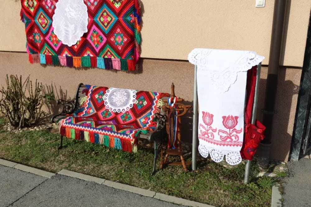 (VELIKA FOTOGALERIJA) Više od 90 jahača na 4. Pokladnom jahanju kroz sela Zbjeg i Šumeće na području općine Bebrina