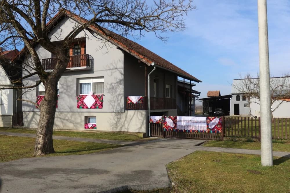 (VELIKA FOTOGALERIJA) Više od 90 jahača na 4. Pokladnom jahanju kroz sela Zbjeg i Šumeće na području općine Bebrina