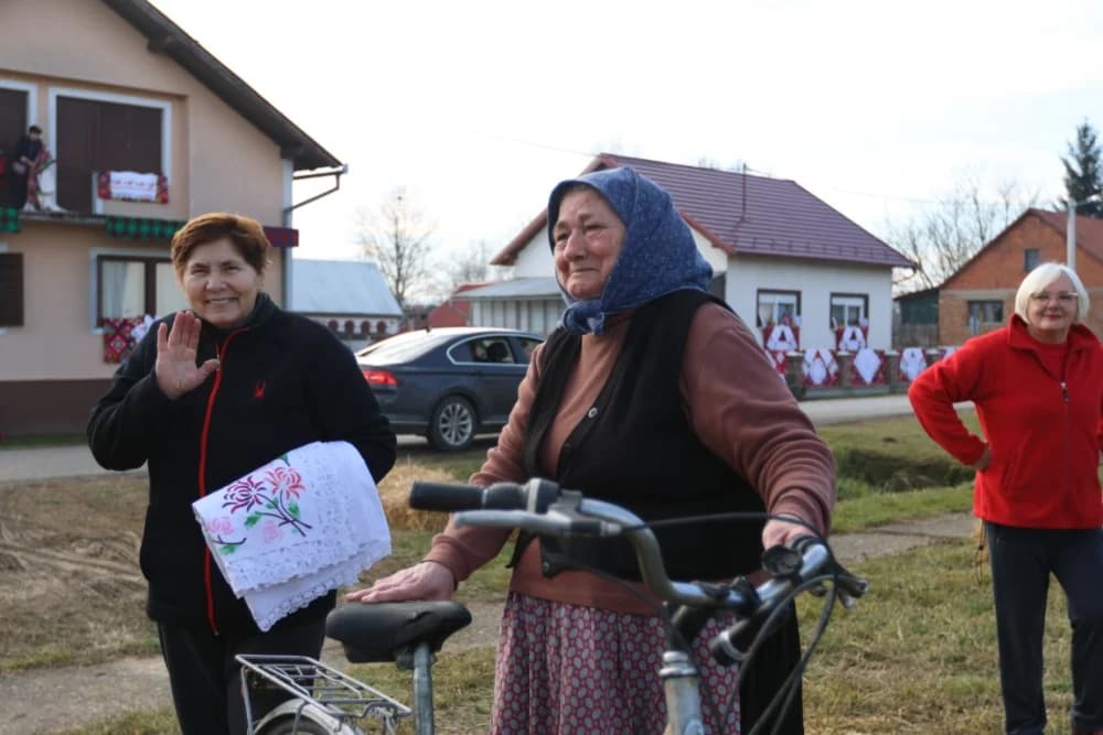(VELIKA FOTOGALERIJA) Više od 90 jahača na 4. Pokladnom jahanju kroz sela Zbjeg i Šumeće na području općine Bebrina