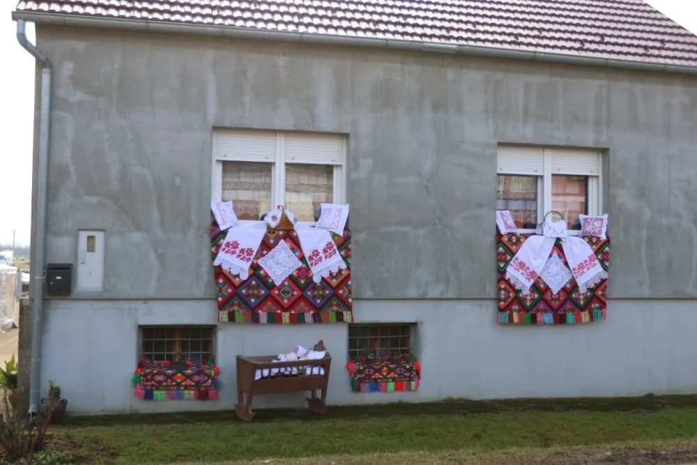 (VELIKA FOTOGALERIJA) Više od 90 jahača na 4. Pokladnom jahanju kroz sela Zbjeg i Šumeće na području općine Bebrina
