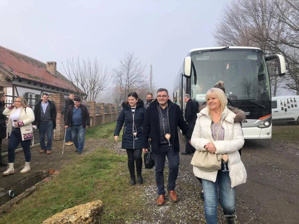 Vinobus posjetio općinu Sibinj