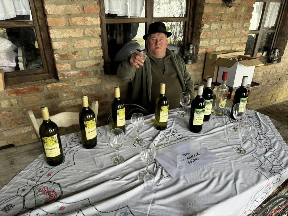 Vinobus posjetio općinu Sibinj