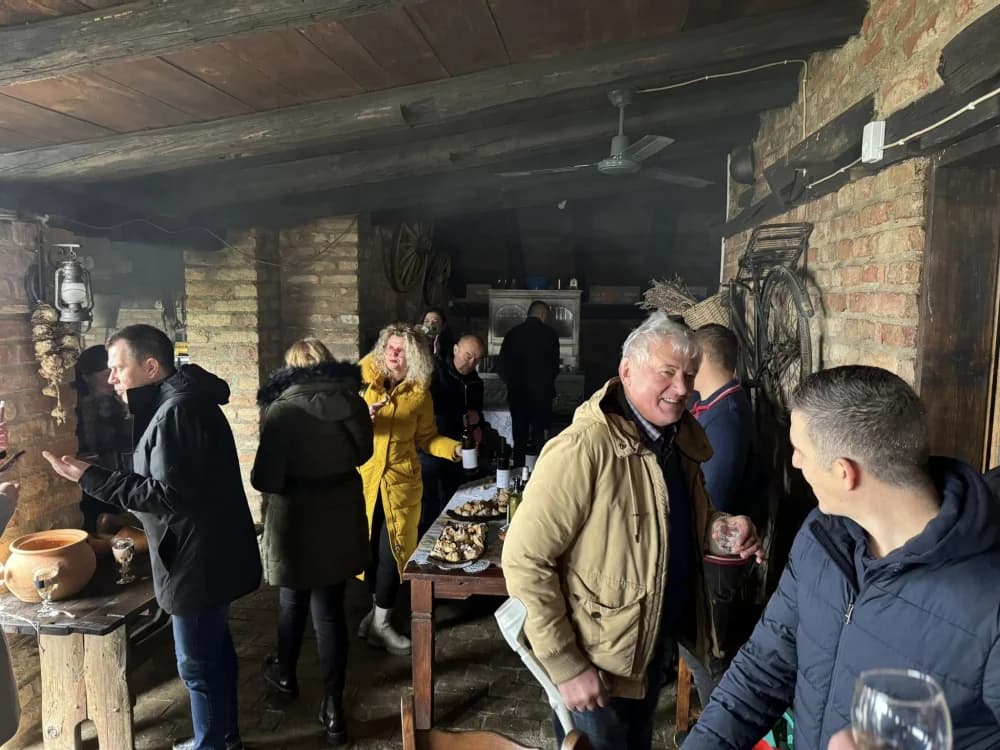 Vinobus posjetio općinu Sibinj