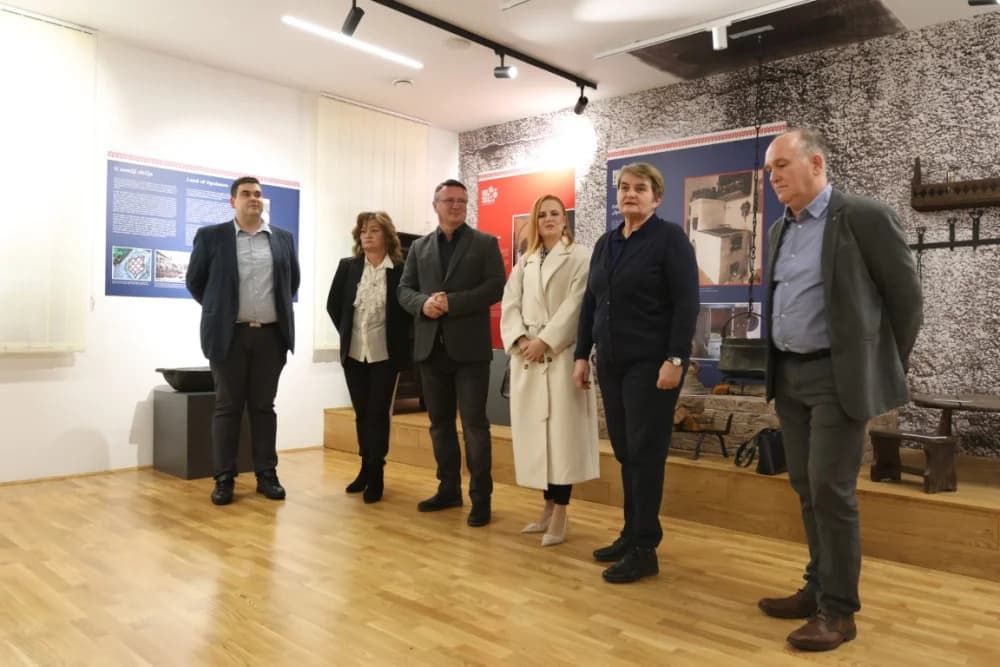 Vrijednim i marljivim čuvarima baštine dodijeljene nagrade „Suncokret ruralnog turizma“ - župan Marušić upriličio za njih prijem