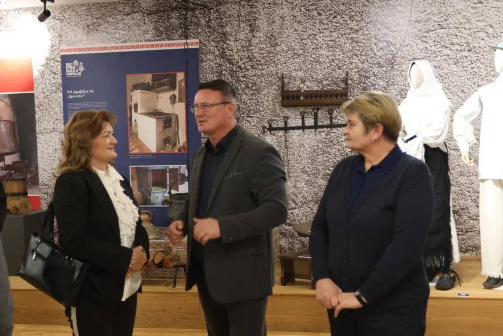 Vrijednim i marljivim čuvarima baštine dodijeljene nagrade „Suncokret ruralnog turizma“ - župan Marušić upriličio za njih prijem