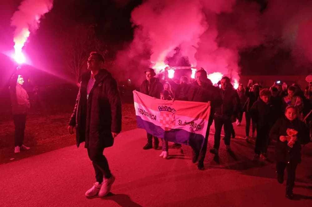 DOČEK JOSIPA ŠIMIĆA U RODNOM MJESTU ZA PAMĆENJE - Ovako su mještani Kruševice dočekali svog svjetskog viceprvaka!