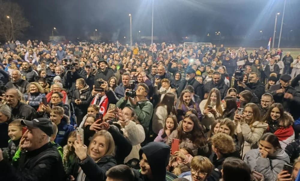 DOČEK JOSIPA ŠIMIĆA U RODNOM MJESTU ZA PAMĆENJE - Ovako su mještani Kruševice dočekali svog svjetskog viceprvaka!